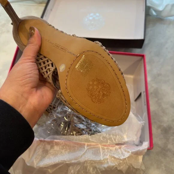 Vince Camuto Women's Heels Size 10 - Picture 3 of 5